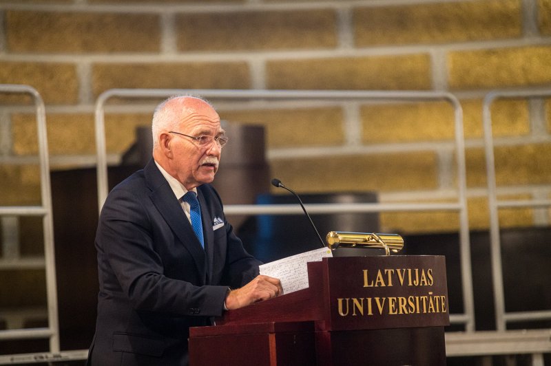 Latvijas Universitātes fonda 2022./2023. akadēmiskā gada stipendiātu sumināšana. null