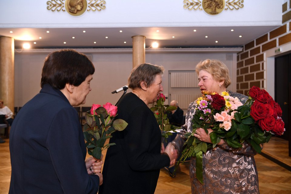 Latvijas Universitātes senioru jubilāru sveikšana. null