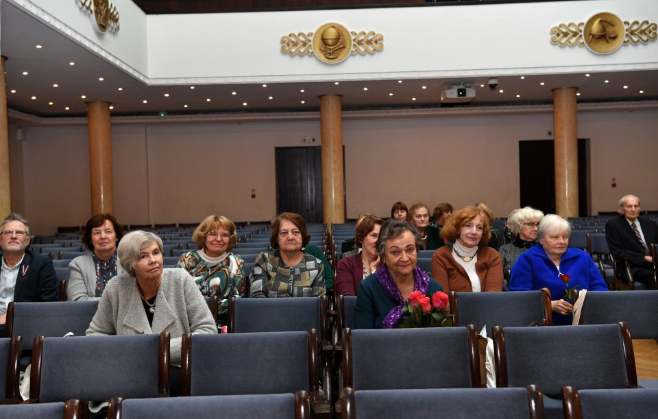 Latvijas Universitātes senioru jubilāru sveikšana. null