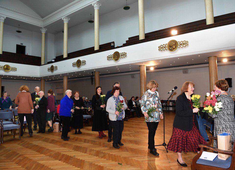 Latvijas Universitātes senioru jubilāru sveikšana. null