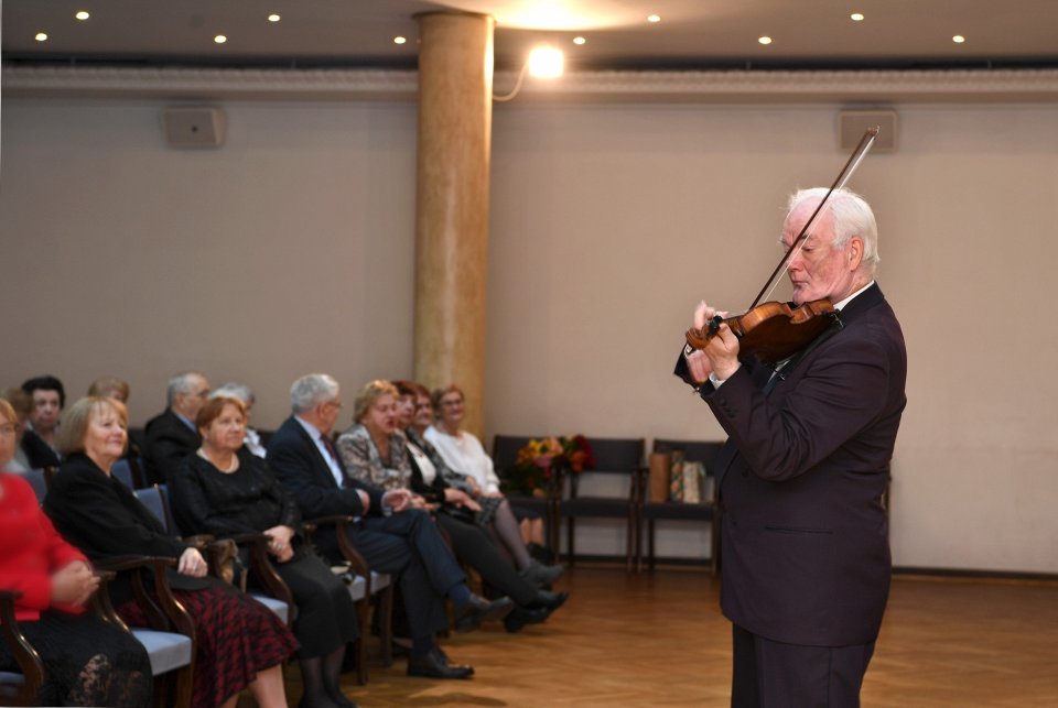 Latvijas Universitātes senioru jubilāru sveikšana. null