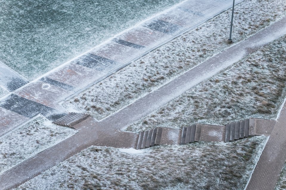 Celiņi pie Latvijas Universitātes Akadēmiskā centra ziemā. null