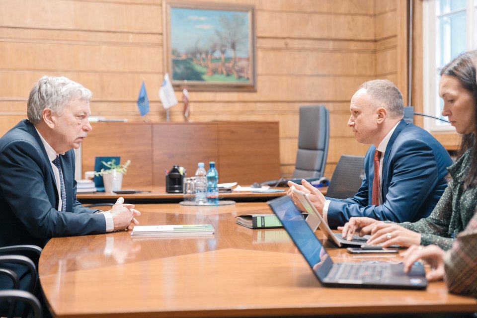 Latvijas Universitātes rektora Indriķa Muižnieka tikšanās ar Eiropas Revīzijas palātas locekli Mihailu Kozlovu. null