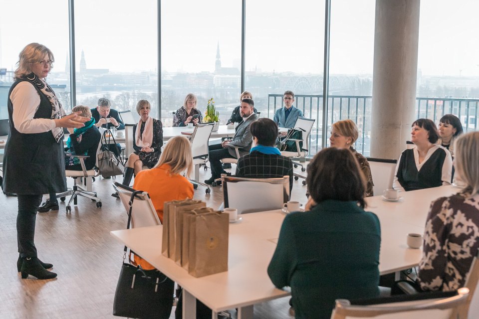 Ventspils pašvaldības un izglītības iestāžu pārstāvju vizīte Latvijas Universitātes Akadēmiskajā centrā. null