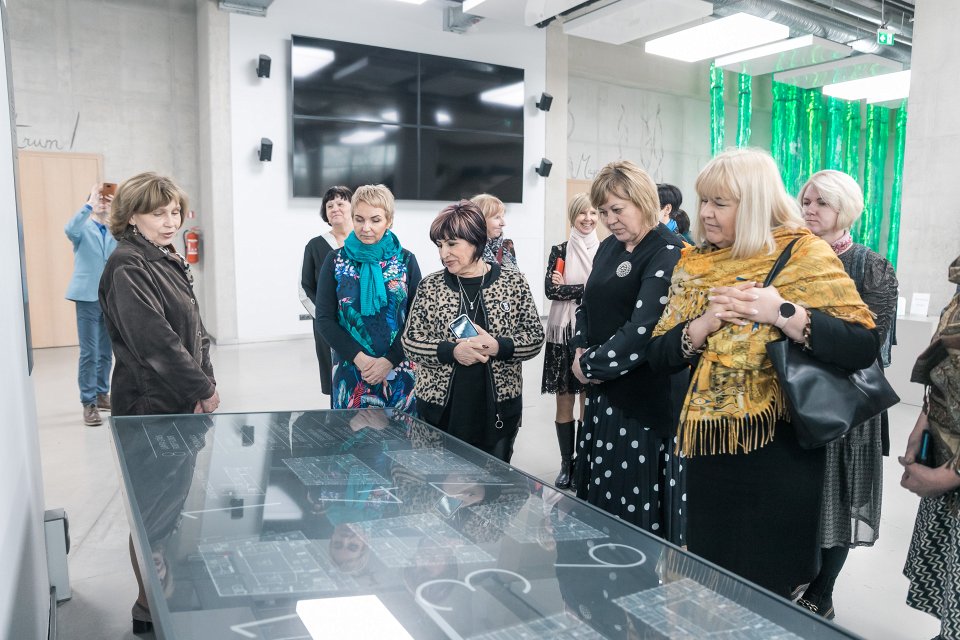 Ventspils pašvaldības un izglītības iestāžu pārstāvju vizīte Latvijas Universitātes Akadēmiskajā centrā. null