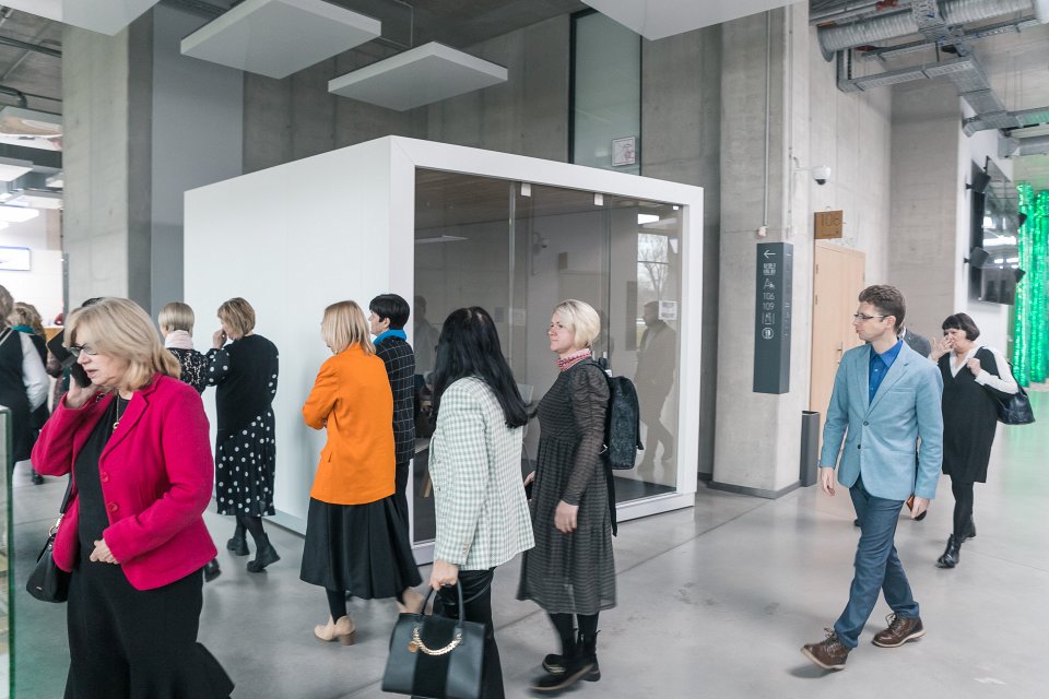 Ventspils pašvaldības un izglītības iestāžu pārstāvju vizīte Latvijas Universitātes Akadēmiskajā centrā. null