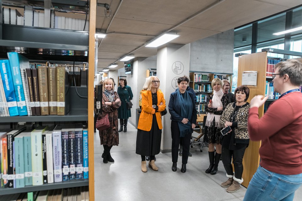 Ventspils pašvaldības un izglītības iestāžu pārstāvju vizīte Latvijas Universitātes Akadēmiskajā centrā. null