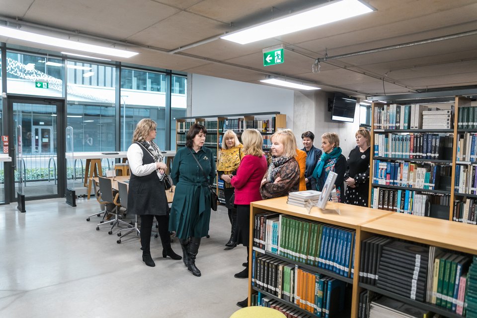 Ventspils pašvaldības un izglītības iestāžu pārstāvju vizīte Latvijas Universitātes Akadēmiskajā centrā. null