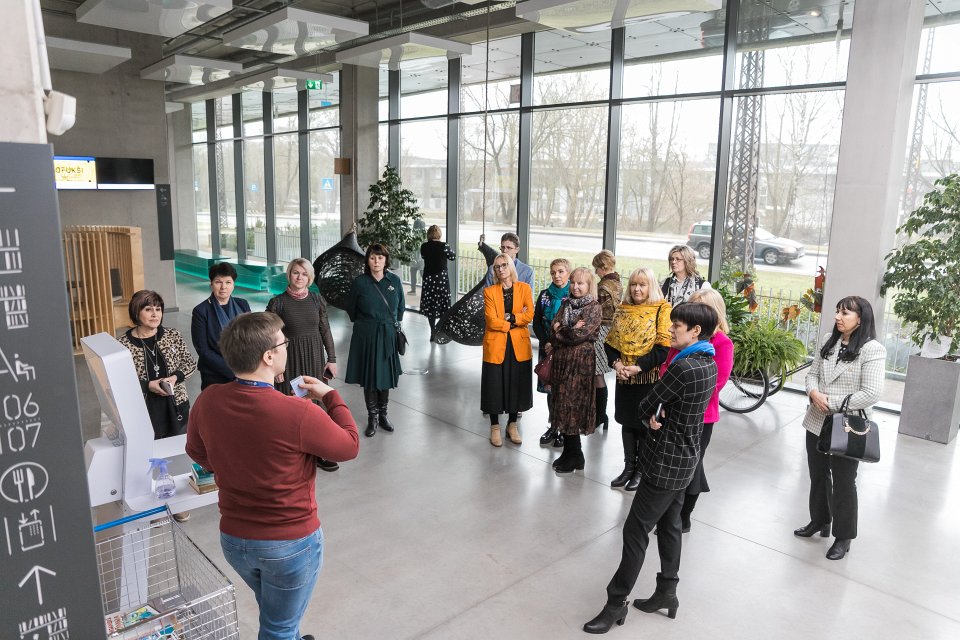 Ventspils pašvaldības un izglītības iestāžu pārstāvju vizīte Latvijas Universitātes Akadēmiskajā centrā. null