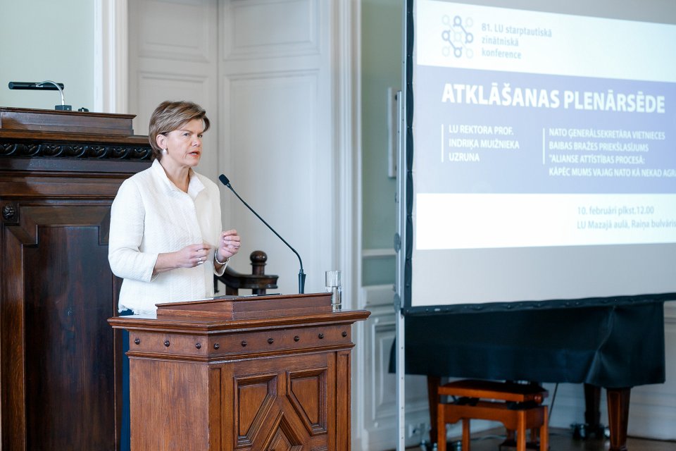 Latvijas Universitātes 81. starptautiskās zinātniskās konferences atklāšanas Akadēmiskā plenārsēde. NATO ģenerālsekretāra vietniece Baiba Braže uzstājas ar priekšlasījumu «Alianse attīstības procesā: kāpēc mums vajag NATO kā nekad agrāk?» («Evolving Alliance: Why we need NATO more than ever»).