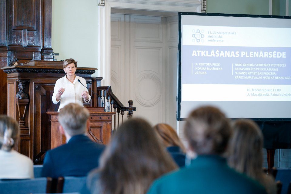 Latvijas Universitātes 81. starptautiskās zinātniskās konferences atklāšanas Akadēmiskā plenārsēde. NATO ģenerālsekretāra vietniece Baiba Braže uzstājas ar priekšlasījumu «Alianse attīstības procesā: kāpēc mums vajag NATO kā nekad agrāk?» («Evolving Alliance: Why we need NATO more than ever»).