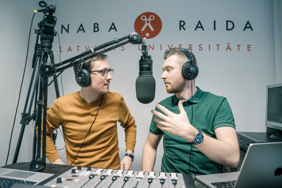 Radio NABA raidījuma 'Tu saki?' ierakstīšana. null