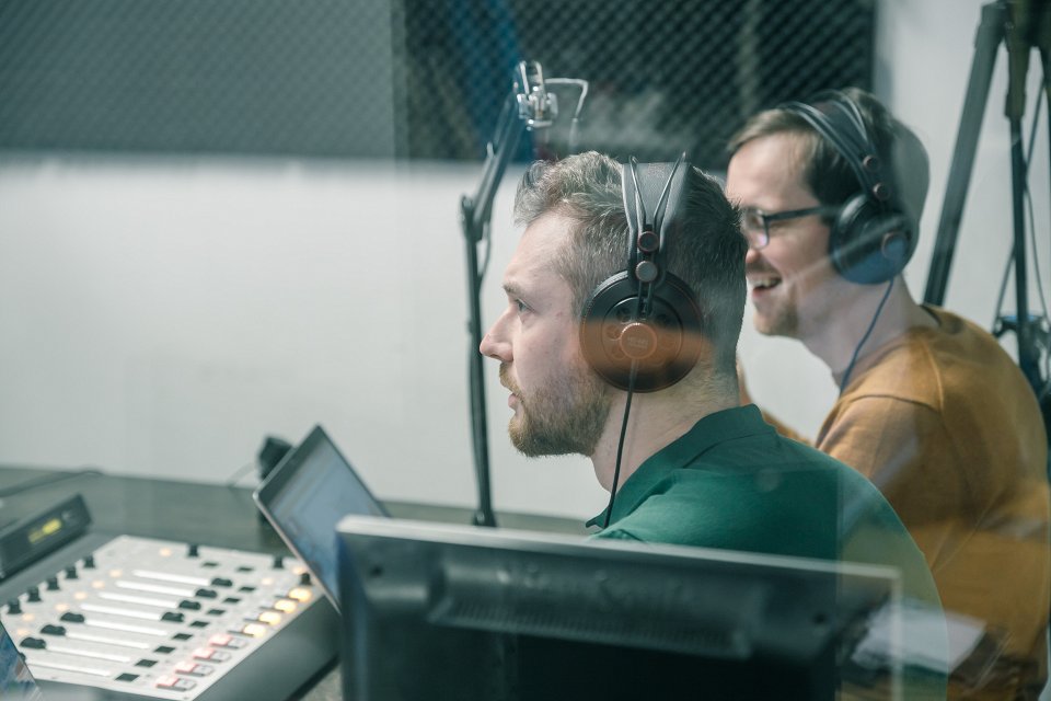 Radio NABA raidījuma 'Tu saki?' ierakstīšana. null