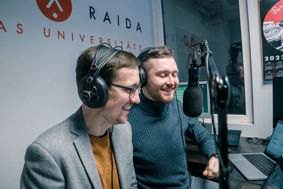 Radio NABA raidījuma 'Tu saki?' ierakstīšana. null