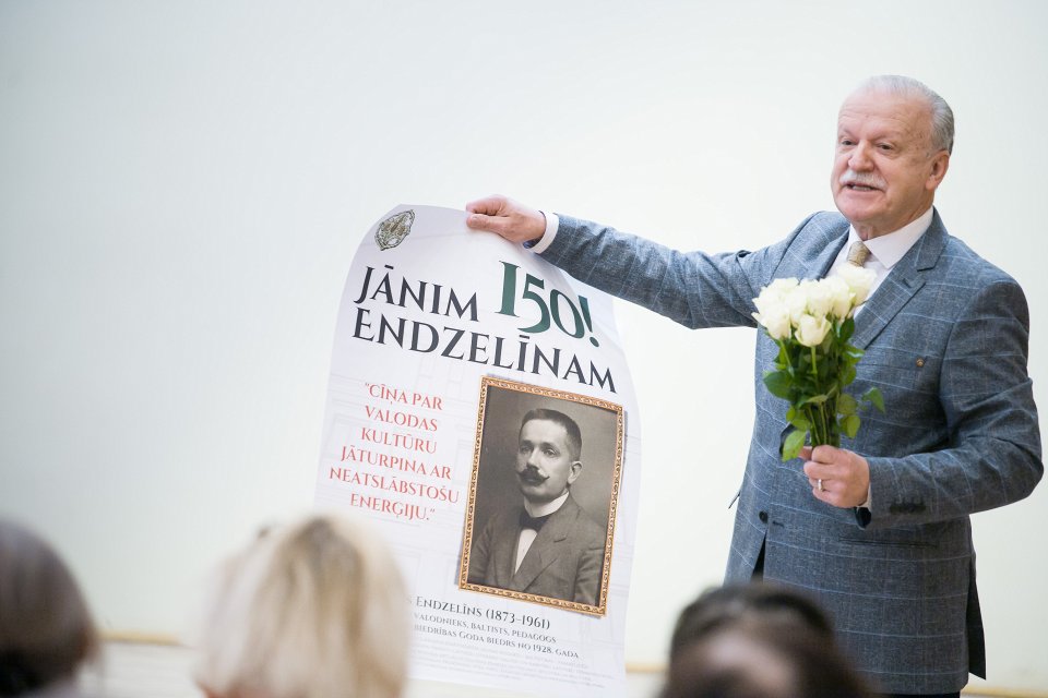 Izstādes «Jānim Endzelīnam — 150» atklāšana Latvijas Universitātes Akadēmiskajā bibliotēkā. null