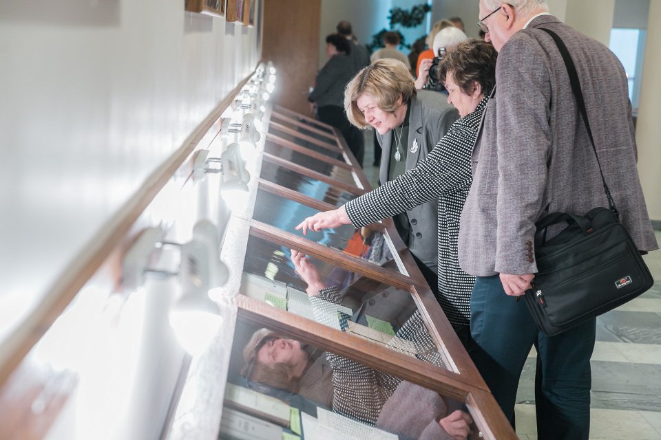 Izstādes «Jānim Endzelīnam — 150» atklāšana Latvijas Universitātes Akadēmiskajā bibliotēkā. null