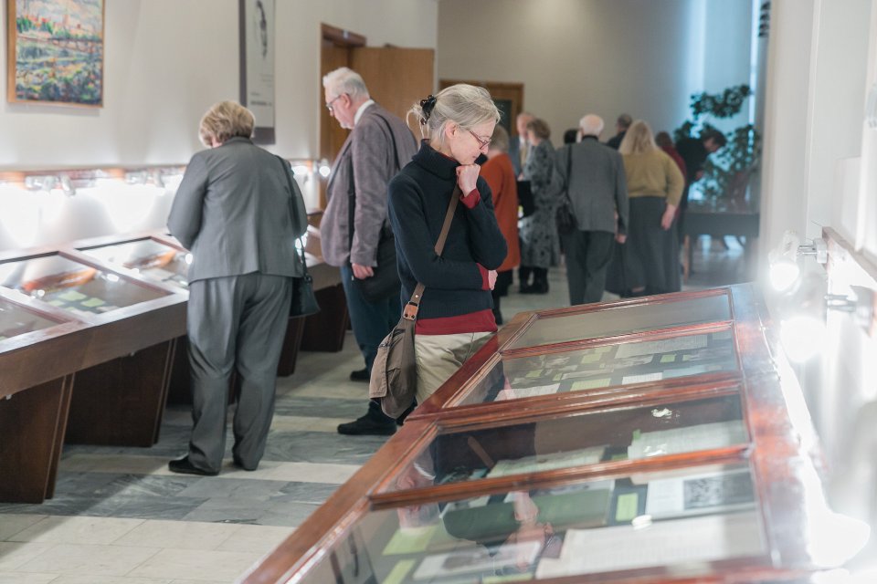 Izstādes «Jānim Endzelīnam — 150» atklāšana Latvijas Universitātes Akadēmiskajā bibliotēkā. null