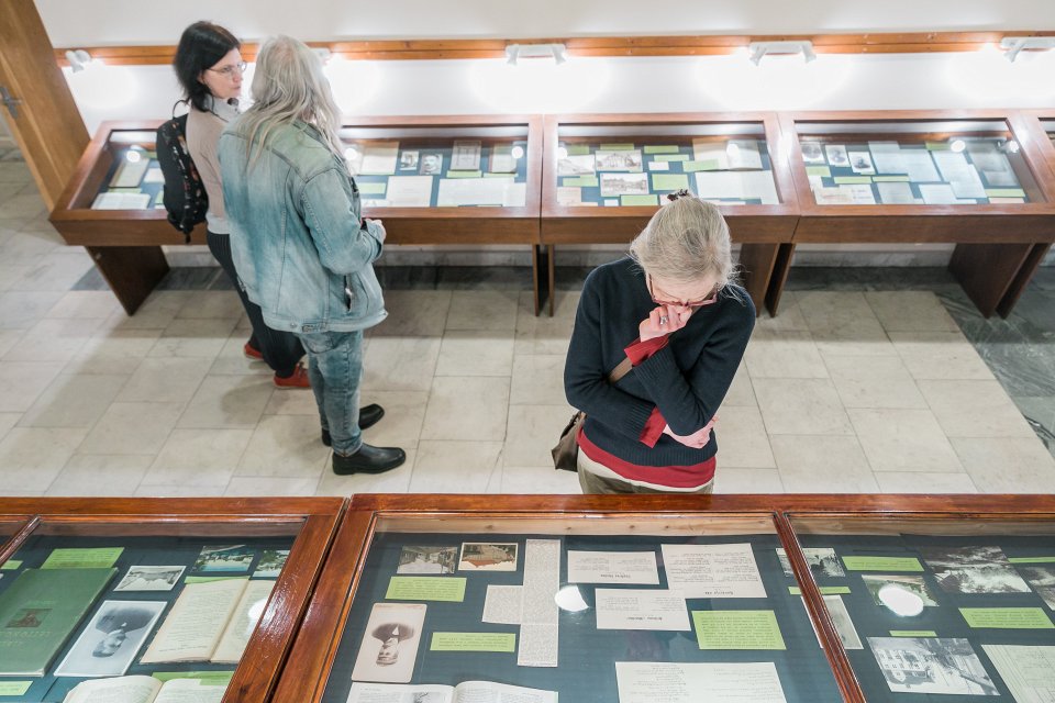 Izstādes «Jānim Endzelīnam — 150» atklāšana Latvijas Universitātes Akadēmiskajā bibliotēkā. null