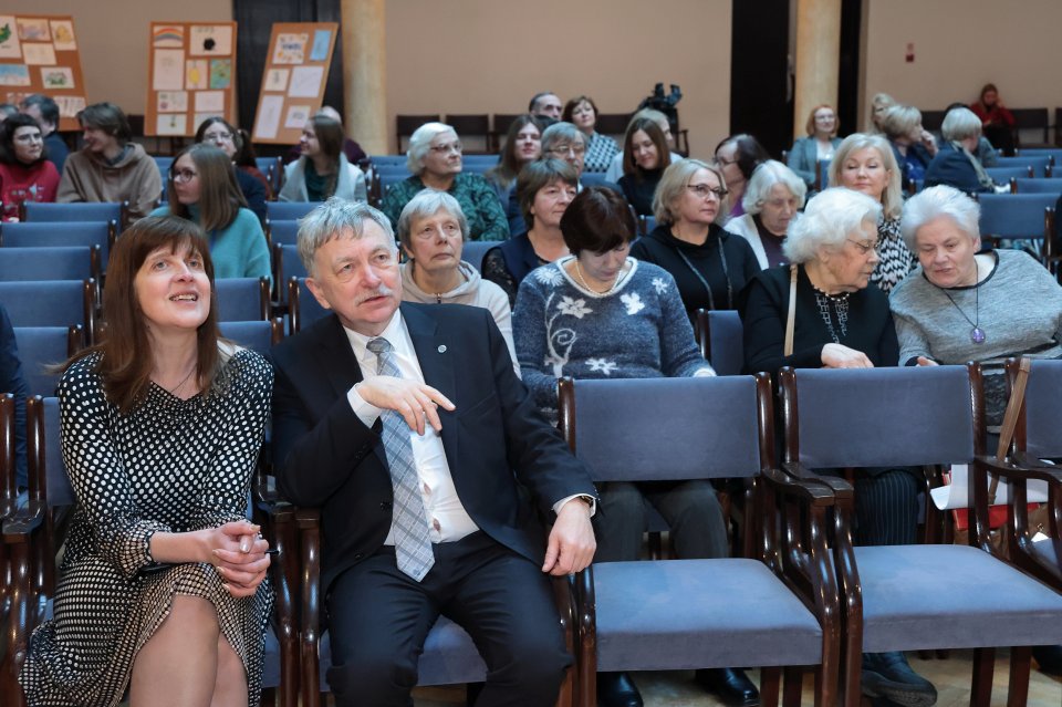 Akadēmiķa Jāņa Endzelīna 150. dzimšanas dienas atcerei veltīta starptautiska zinātniska konference «Endzelīns. Valoda. Laiks». Apvidvārdu talkas godināšana. null