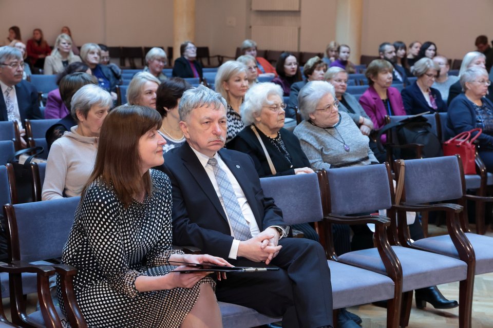 Akadēmiķa Jāņa Endzelīna 150. dzimšanas dienas atcerei veltīta starptautiska zinātniska konference «Endzelīns. Valoda. Laiks». Apvidvārdu talkas godināšana. null