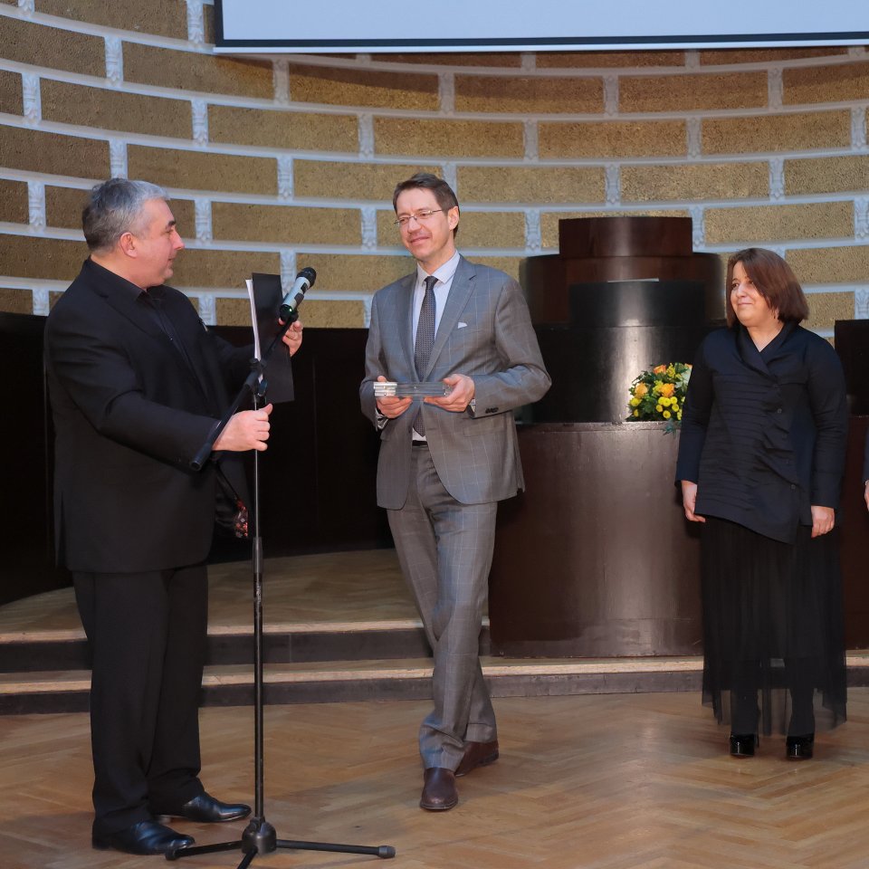 Akadēmiķa Jāņa Endzelīna 150. dzimšanas dienas atcerei veltīta starptautiska zinātniska konference «Endzelīns. Valoda. Laiks». Apvidvārdu talkas godināšana. null