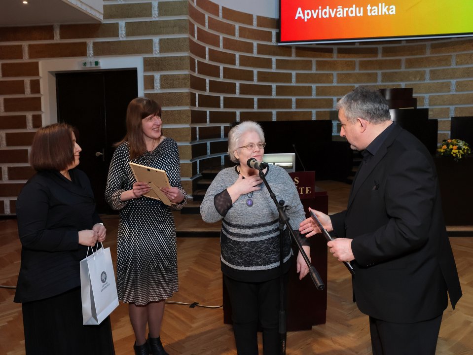 Akadēmiķa Jāņa Endzelīna 150. dzimšanas dienas atcerei veltīta starptautiska zinātniska konference «Endzelīns. Valoda. Laiks». Apvidvārdu talkas godināšana. null