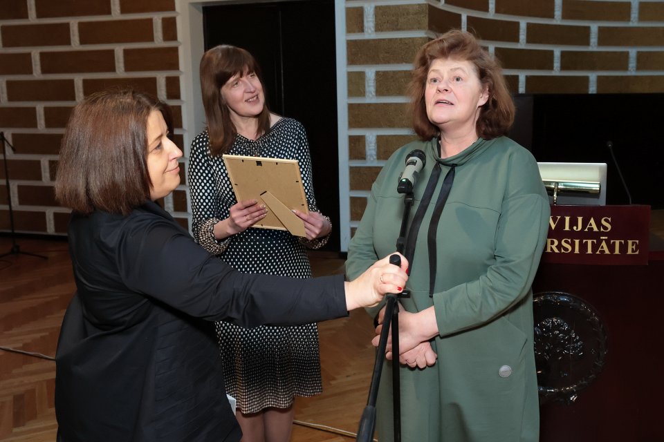 Akadēmiķa Jāņa Endzelīna 150. dzimšanas dienas atcerei veltīta starptautiska zinātniska konference «Endzelīns. Valoda. Laiks». Apvidvārdu talkas godināšana. null