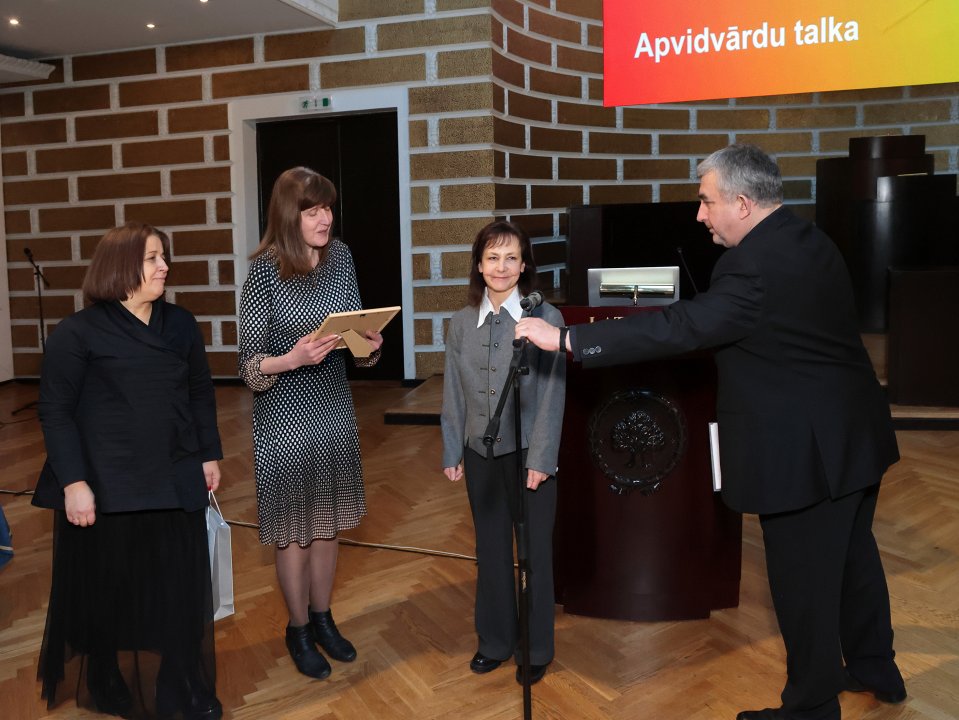 Akadēmiķa Jāņa Endzelīna 150. dzimšanas dienas atcerei veltīta starptautiska zinātniska konference «Endzelīns. Valoda. Laiks». Apvidvārdu talkas godināšana. null