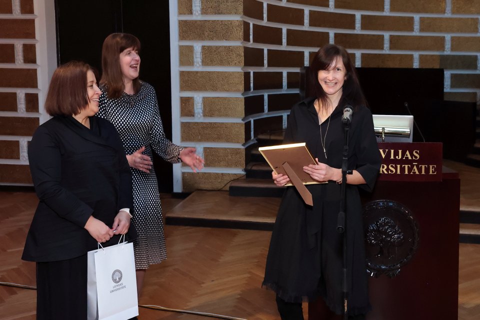 Akadēmiķa Jāņa Endzelīna 150. dzimšanas dienas atcerei veltīta starptautiska zinātniska konference «Endzelīns. Valoda. Laiks». Apvidvārdu talkas godināšana. null