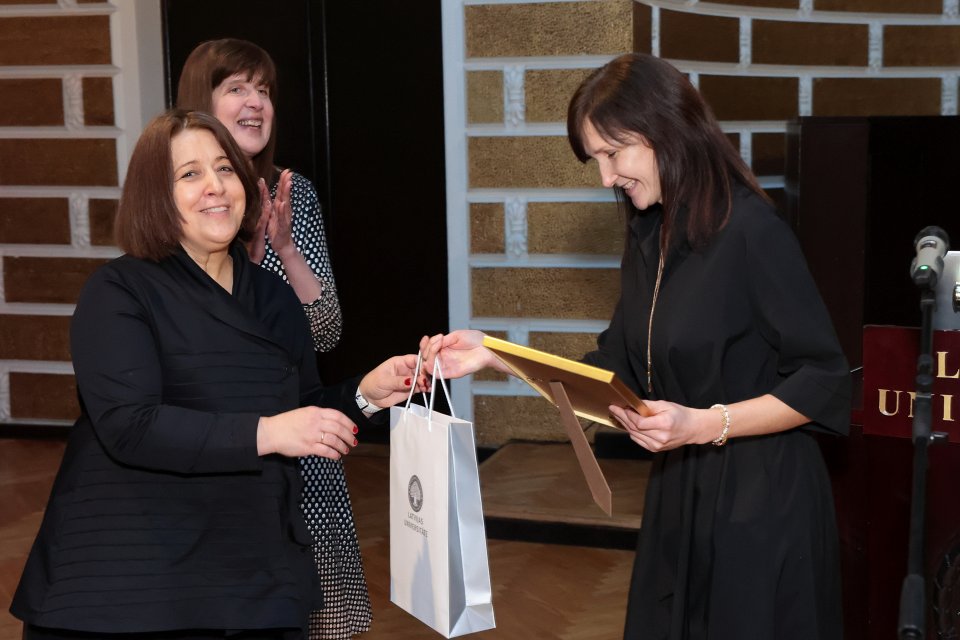 Akadēmiķa Jāņa Endzelīna 150. dzimšanas dienas atcerei veltīta starptautiska zinātniska konference «Endzelīns. Valoda. Laiks». Apvidvārdu talkas godināšana. null