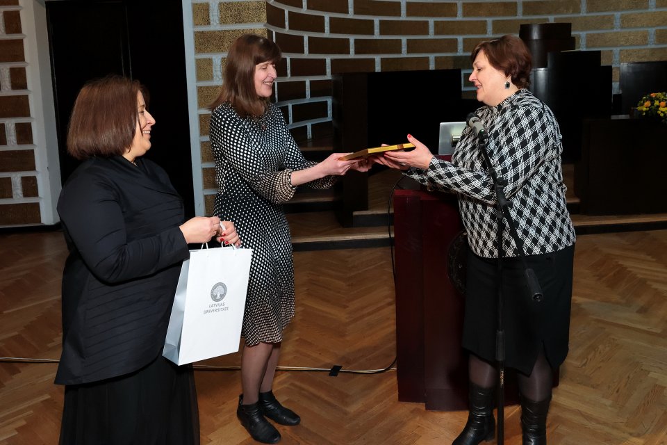 Akadēmiķa Jāņa Endzelīna 150. dzimšanas dienas atcerei veltīta starptautiska zinātniska konference «Endzelīns. Valoda. Laiks». Apvidvārdu talkas godināšana. null