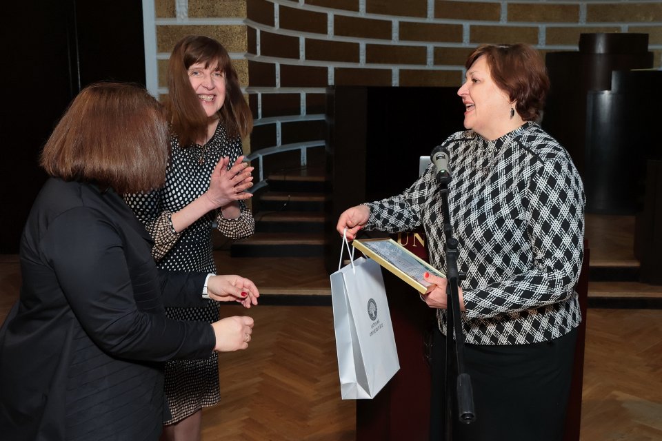 Akadēmiķa Jāņa Endzelīna 150. dzimšanas dienas atcerei veltīta starptautiska zinātniska konference «Endzelīns. Valoda. Laiks». Apvidvārdu talkas godināšana. null