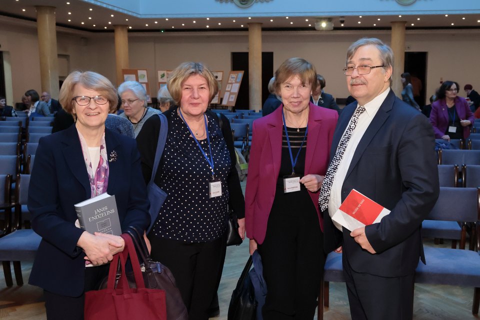 Akadēmiķa Jāņa Endzelīna 150. dzimšanas dienas atcerei veltīta starptautiska zinātniska konference «Endzelīns. Valoda. Laiks». Apvidvārdu talkas godināšana. null