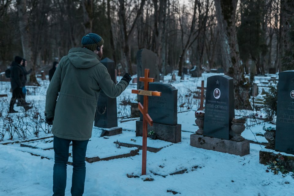 Zinātnes kafejnīca «Kapiņu stāsti» Raiņa kapos. null