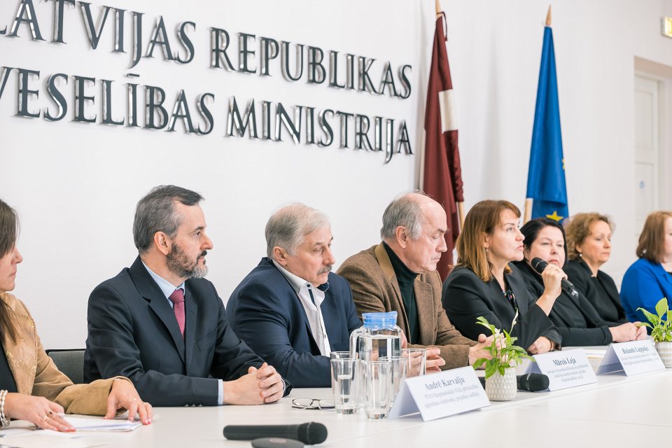 Preses konference par projektā «Vēža aprūpes koordinācijas un skrīninga uzlabošana Latvijā un Slovākijā» tapušajām starptautisko ekspertu rekomendācijām. null