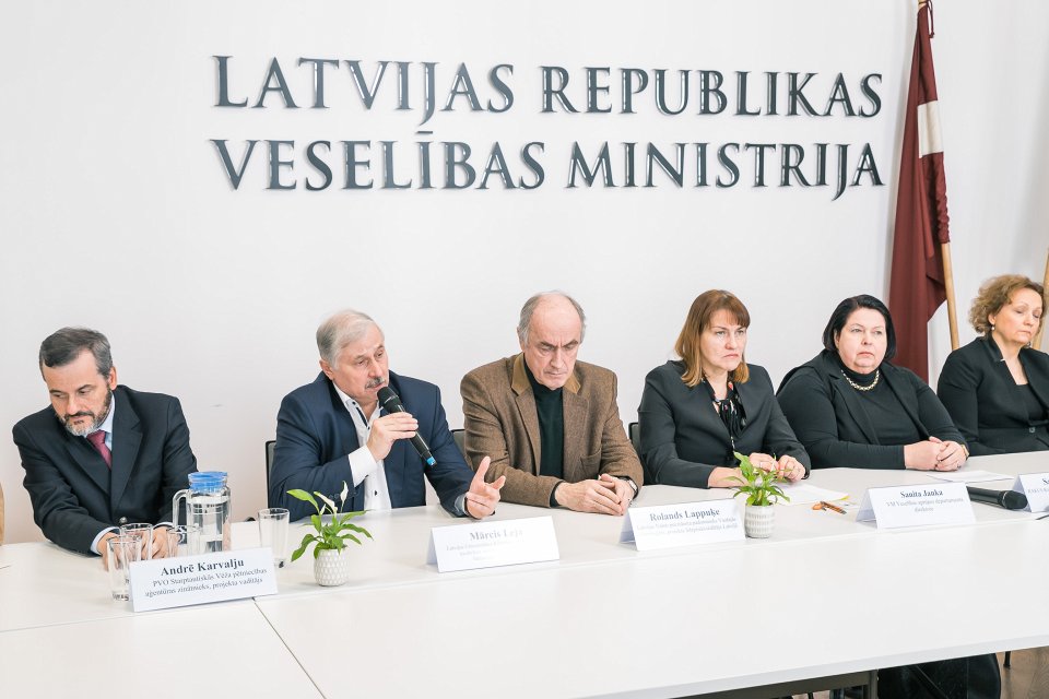 Preses konference par projektā «Vēža aprūpes koordinācijas un skrīninga uzlabošana Latvijā un Slovākijā» tapušajām starptautisko ekspertu rekomendācijām. null