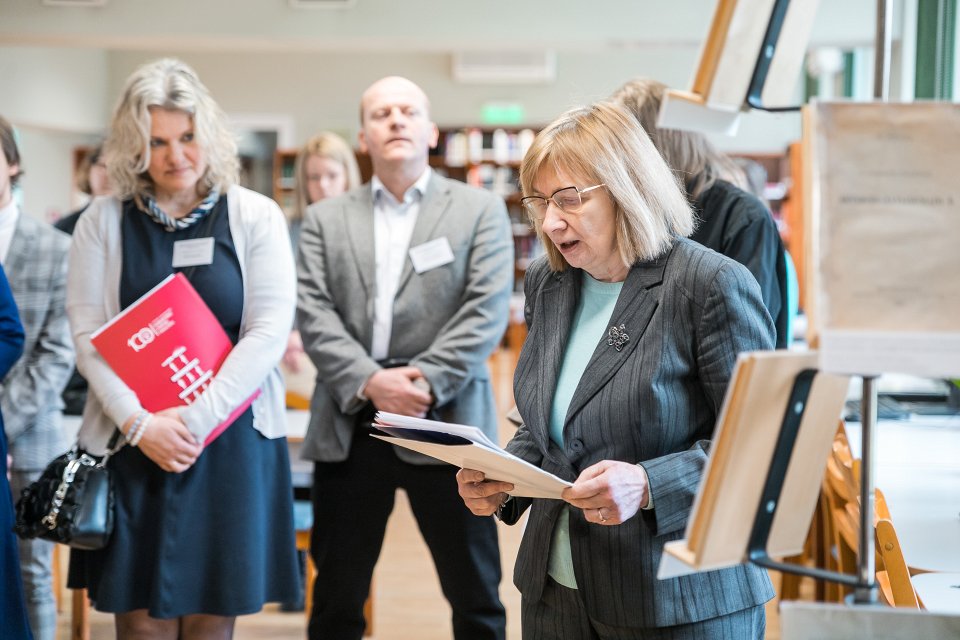 Jāņa Endzelīna 150. jubilejai veltītas izstādes «Jānim Endzelīnam 150» atklāšana Latvijas Universitātes Humanitāro zinātņu bibliotēkā. null