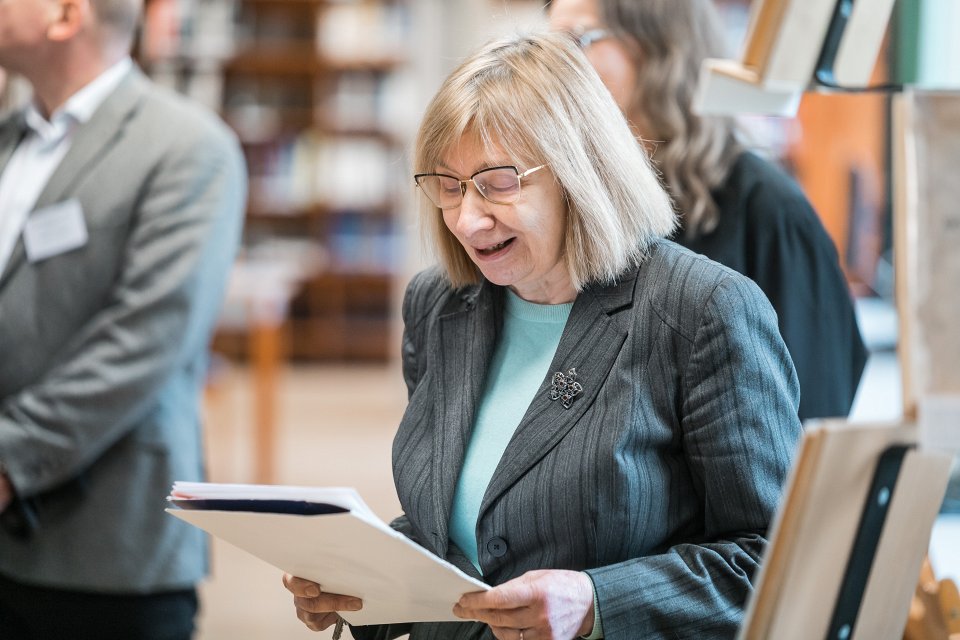 Jāņa Endzelīna 150. jubilejai veltītas izstādes «Jānim Endzelīnam 150» atklāšana Latvijas Universitātes Humanitāro zinātņu bibliotēkā. null