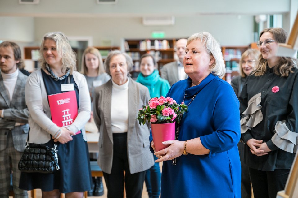 Jāņa Endzelīna 150. jubilejai veltītas izstādes «Jānim Endzelīnam 150» atklāšana Latvijas Universitātes Humanitāro zinātņu bibliotēkā. null