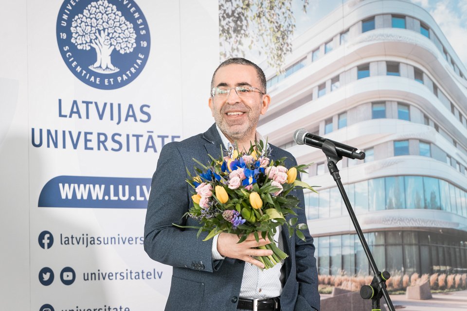 Latvijas Universitātes Akadēmiskā centra teritorijas attīstības metu konkursa devīžu atvēršanas pasākums. null