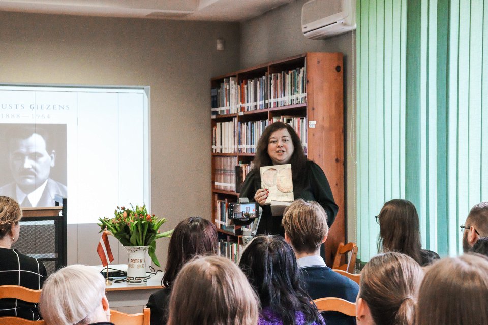 Vergilija eposa «Eneīda» lasījumi un izstādes atklāšana Latvijas Universitātes Humanitāro zinātņu fakultātē. null