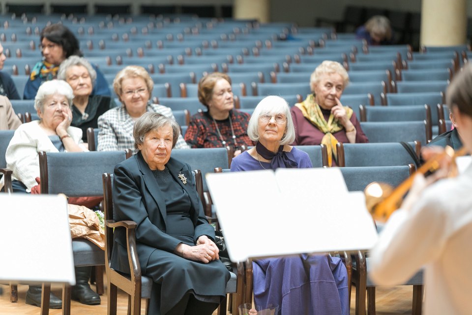 Latvijas Universitātes senioru jubilāru sveikšana. null