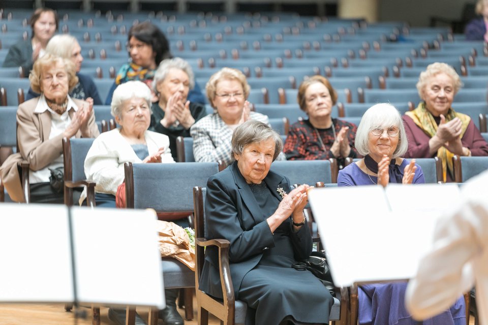 Latvijas Universitātes senioru jubilāru sveikšana. null