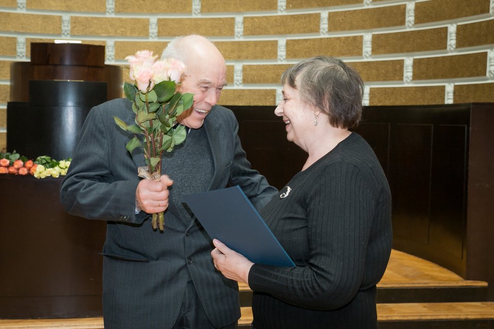 Latvijas Universitātes senioru jubilāru sveikšana. null