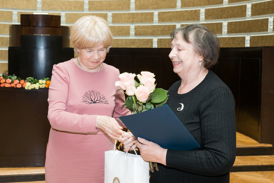 Latvijas Universitātes senioru jubilāru sveikšana. null