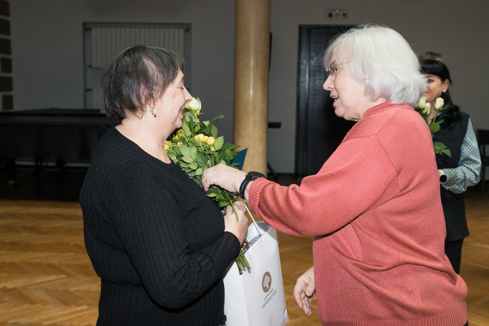 Latvijas Universitātes senioru jubilāru sveikšana. null