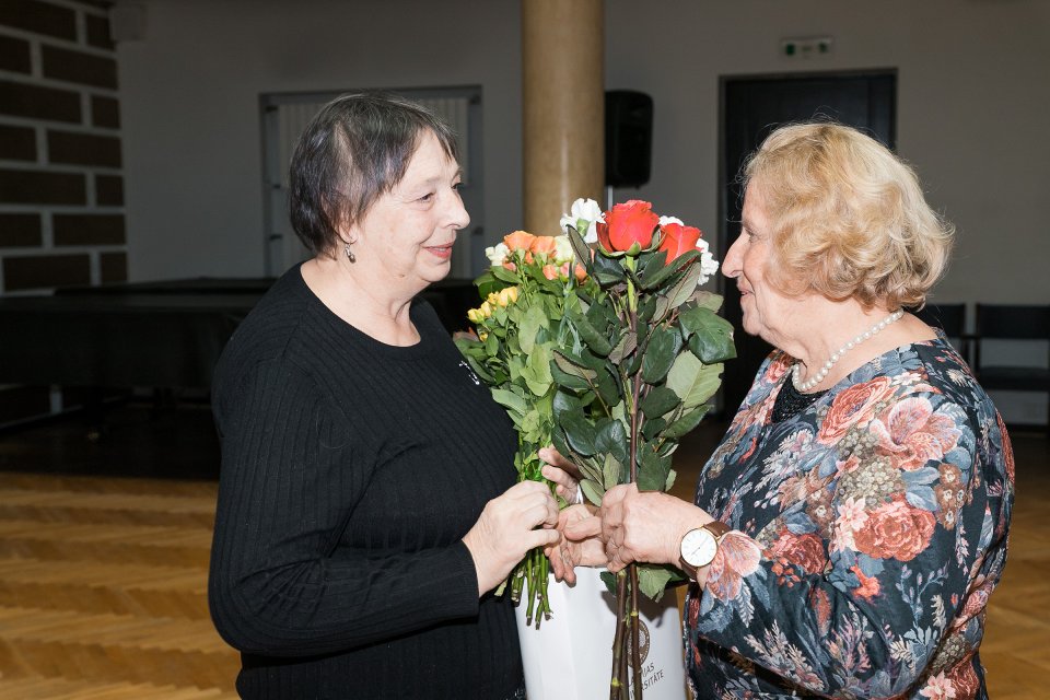 Latvijas Universitātes senioru jubilāru sveikšana. null