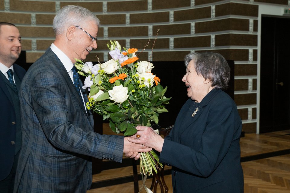 Latvijas Universitātes senioru jubilāru sveikšana. null