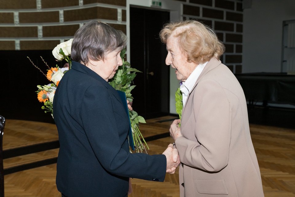 Latvijas Universitātes senioru jubilāru sveikšana. null