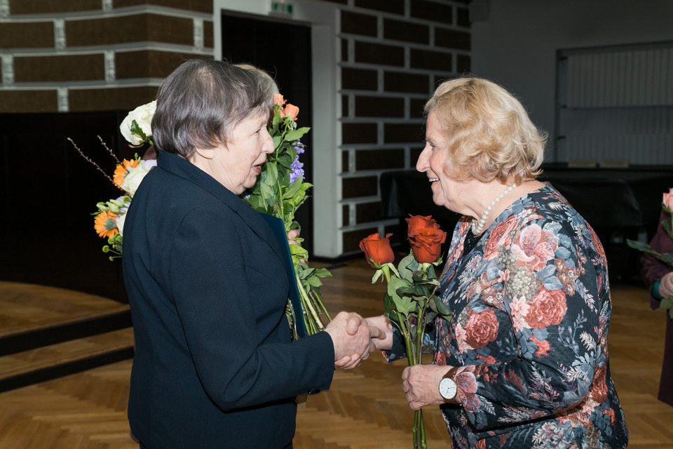 Latvijas Universitātes senioru jubilāru sveikšana. null